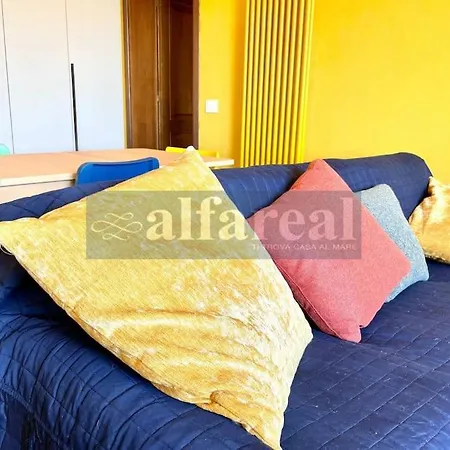 Apartment Attico Porto, Ristrutturato Con Terrazza E Wifi! By Alfareal Castiglione della Pescaia